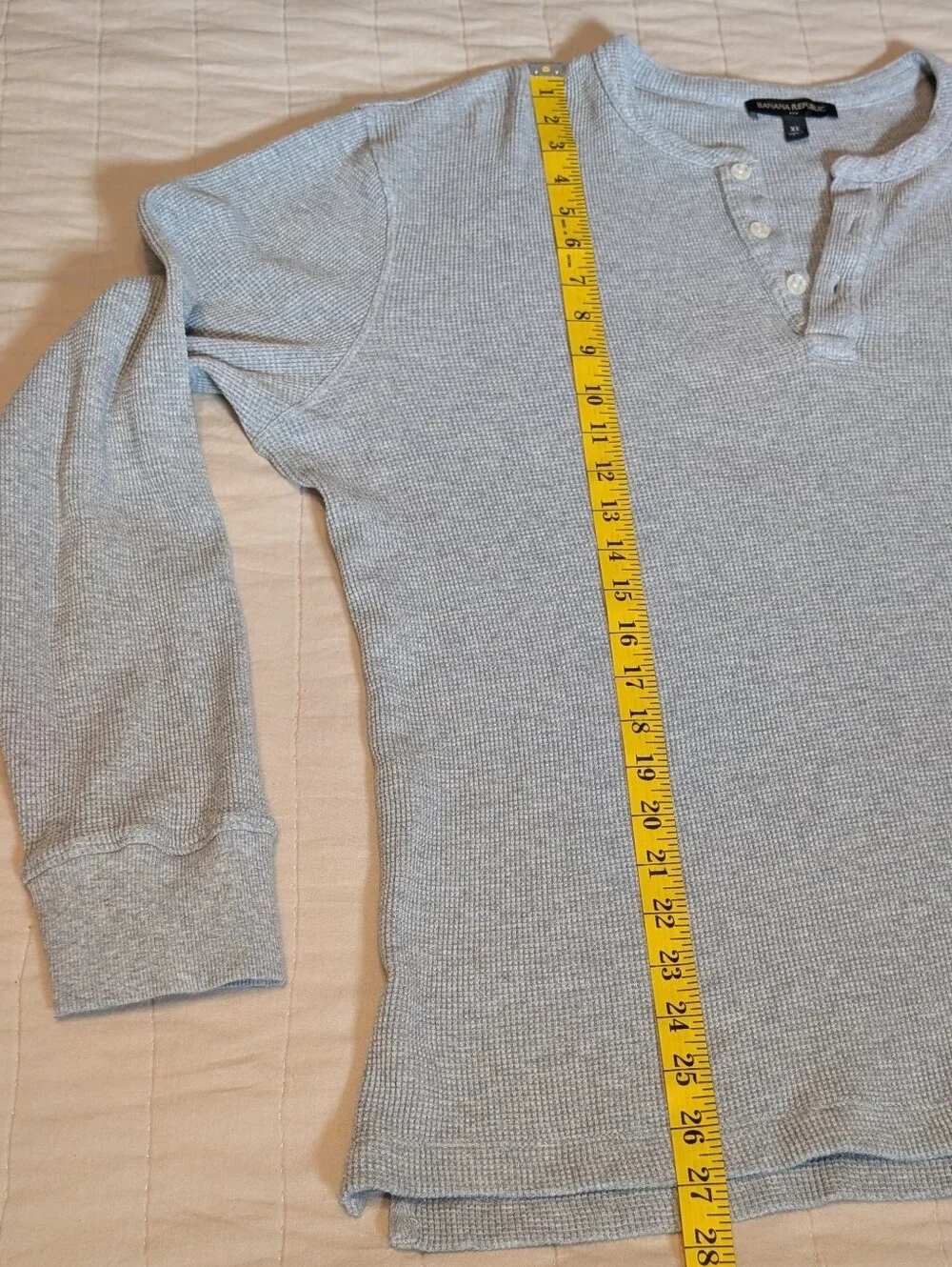 Banana Republic Gray Waffle Knit Henley Shirt XL Long Sleeve Soft Casual Top